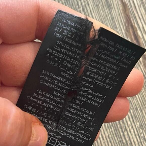 NWOT Guess Crop Leggings High Rise Elastic Waist Pull-On Logo Print Black Size M - Picture 8 of 10